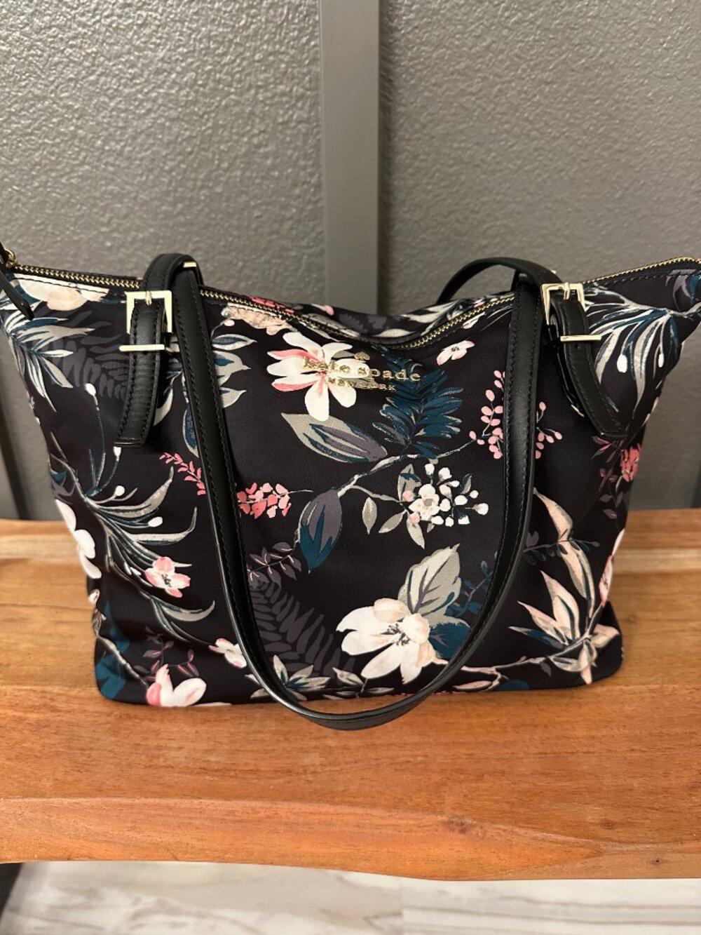 Kate Spade Wilson Road Botanical Tote - EUC - Picture 2 of 8